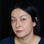 Portret kobiety w wieku około 45 lat